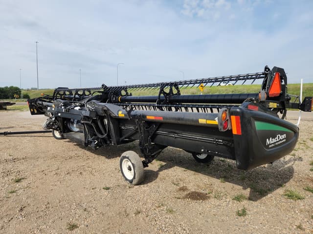 Image of MacDon FD75S equipment image 3