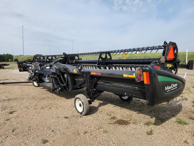 Image of MacDon FD75S equipment image 3