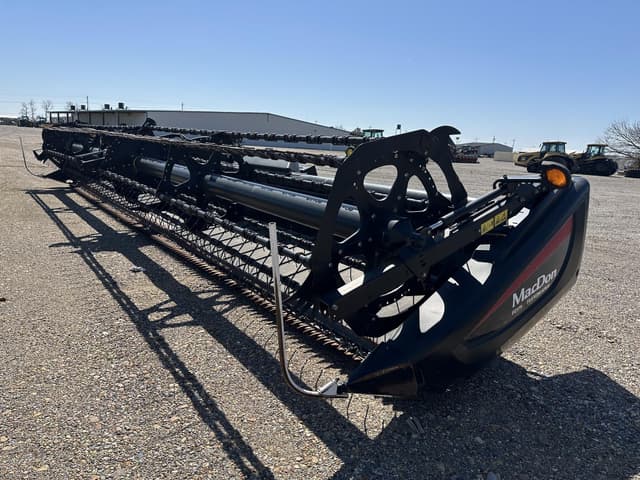 Image of MacDon FD75 equipment image 1