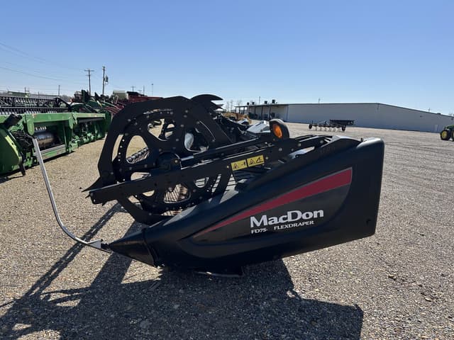 Image of MacDon FD75 equipment image 3