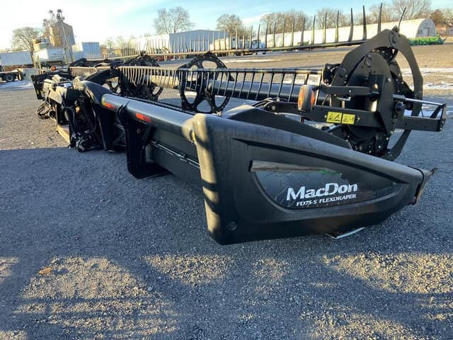 Image of MacDon FD75 equipment image 1
