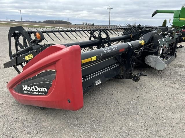Image of MacDon FD75 equipment image 4