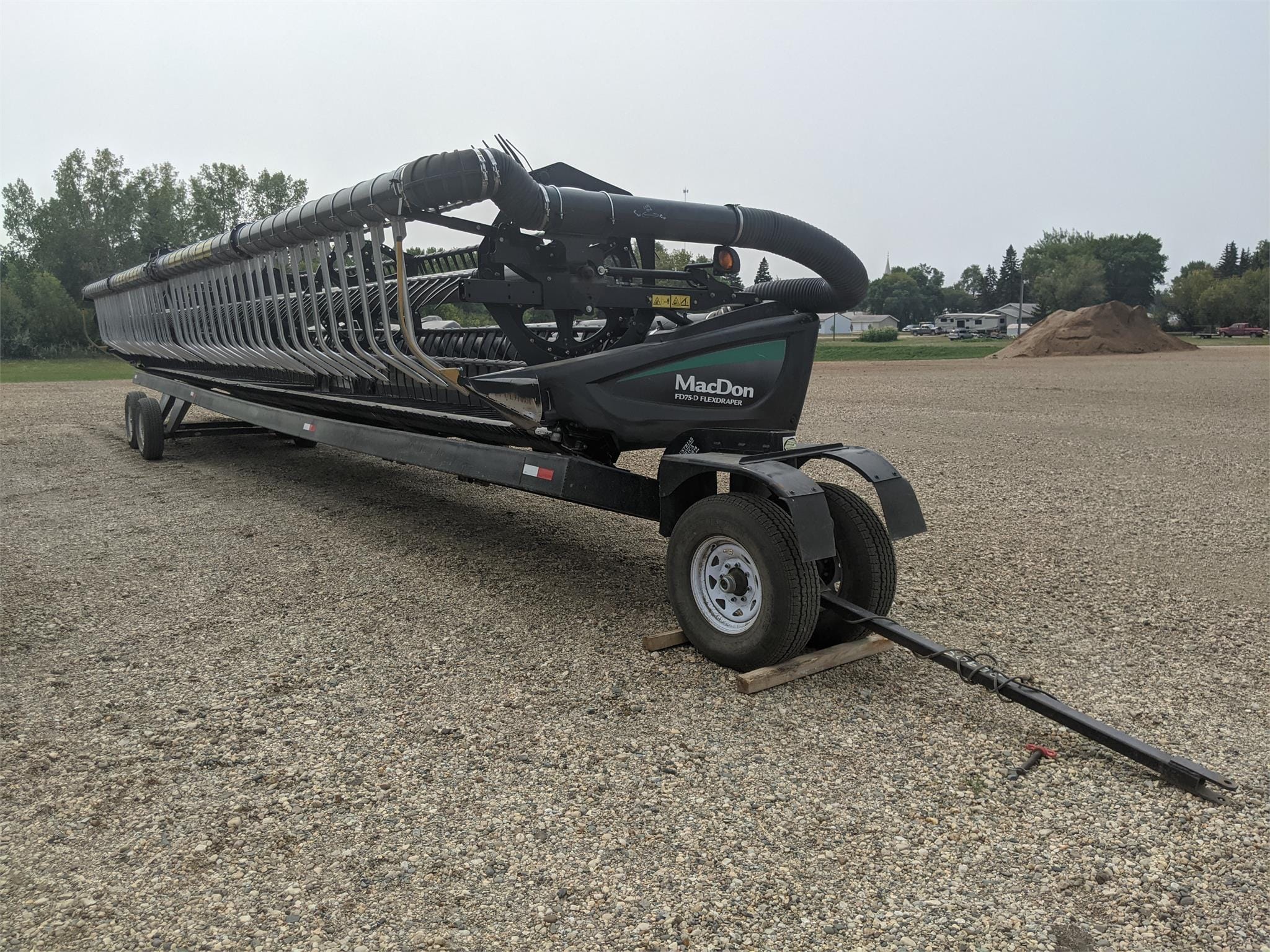 2016 MacDon FD75D Equipment Image0