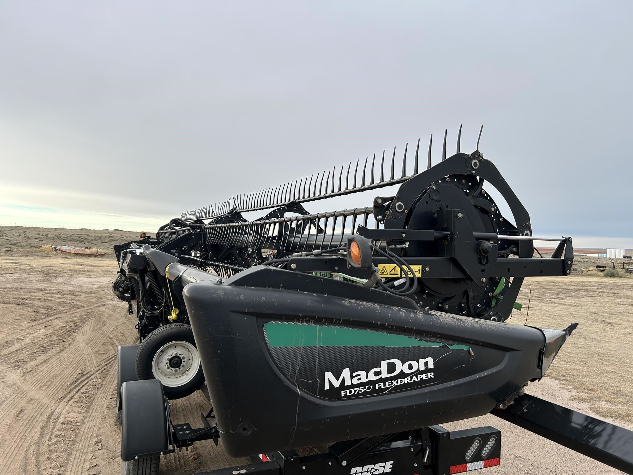 2016 MacDon FD75D Equipment Image0