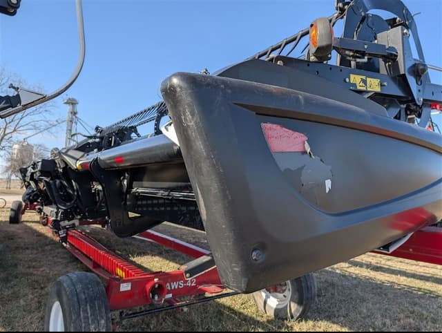 Image of MacDon FD75S equipment image 4