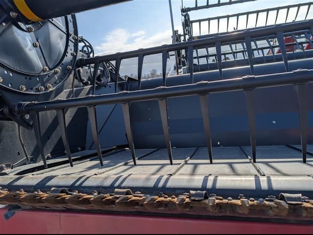 Image of MacDon FD75S equipment image 1