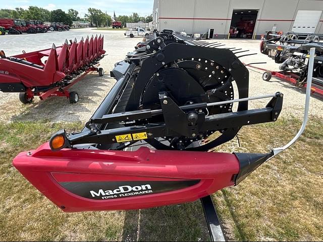 Image of MacDon FD75S equipment image 1
