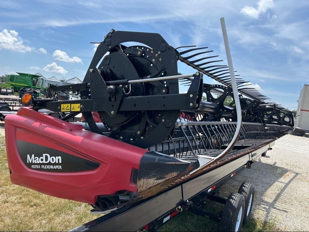 Main image MacDon FD75S