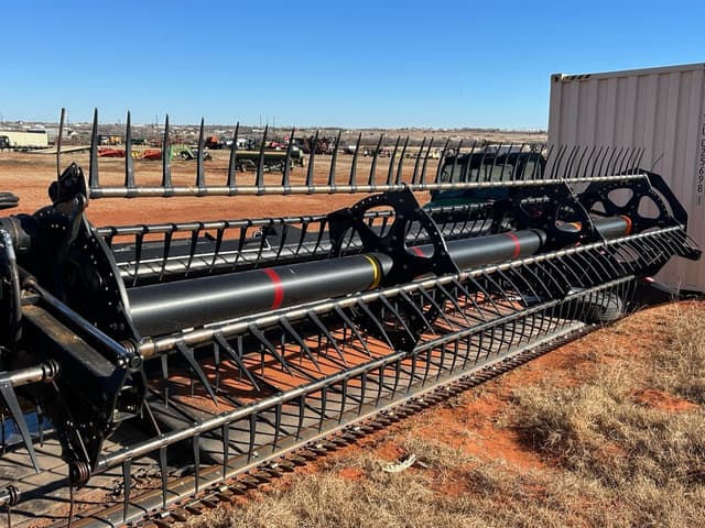 Image of MacDon D65-D equipment image 1