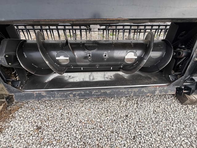 Image of MacDon FD75S equipment image 1