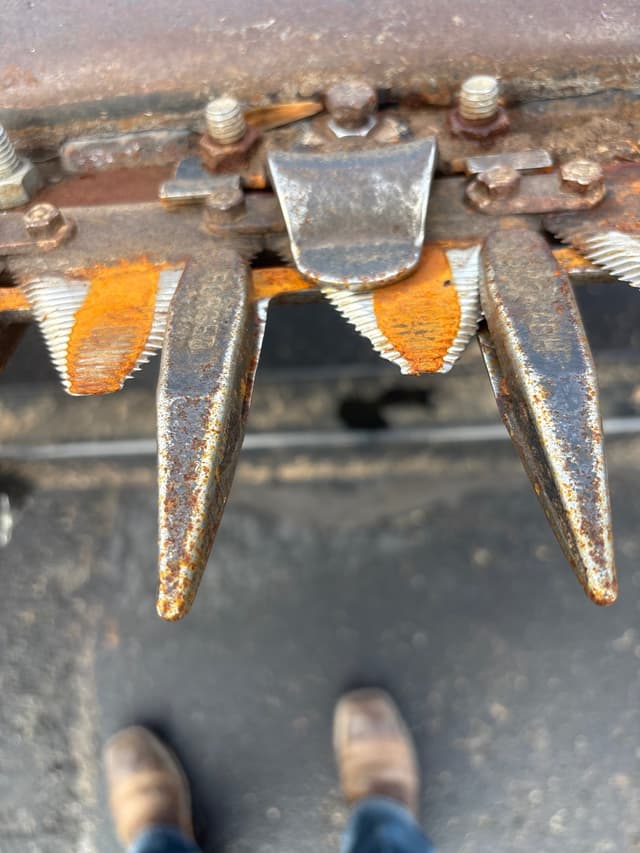 Image of MacDon FD75S equipment image 3