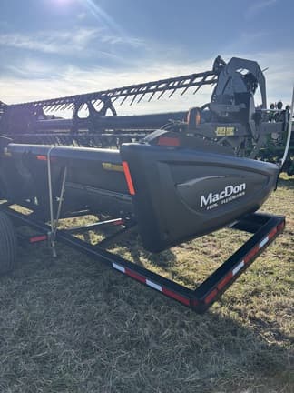 Image of MacDon FD75-35 equipment image 2