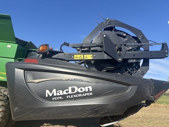 2016 MacDon FD75-35 Equipment Image0