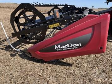 Main image MacDon FD75