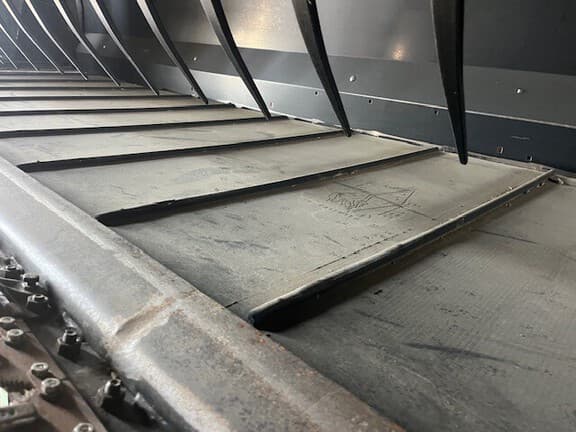 Image of MacDon FD75-35 equipment image 2