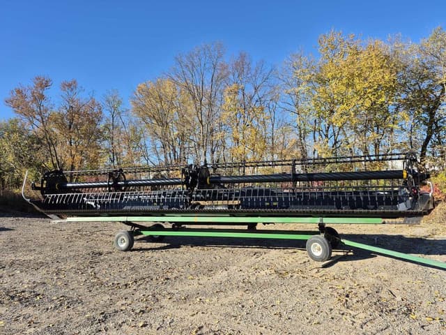 Image of MacDon FD75-35 equipment image 4