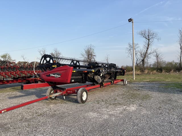 Image of MacDon FD75-35 equipment image 4