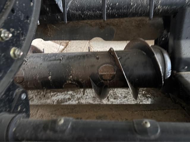Image of MacDon FD75 equipment image 2