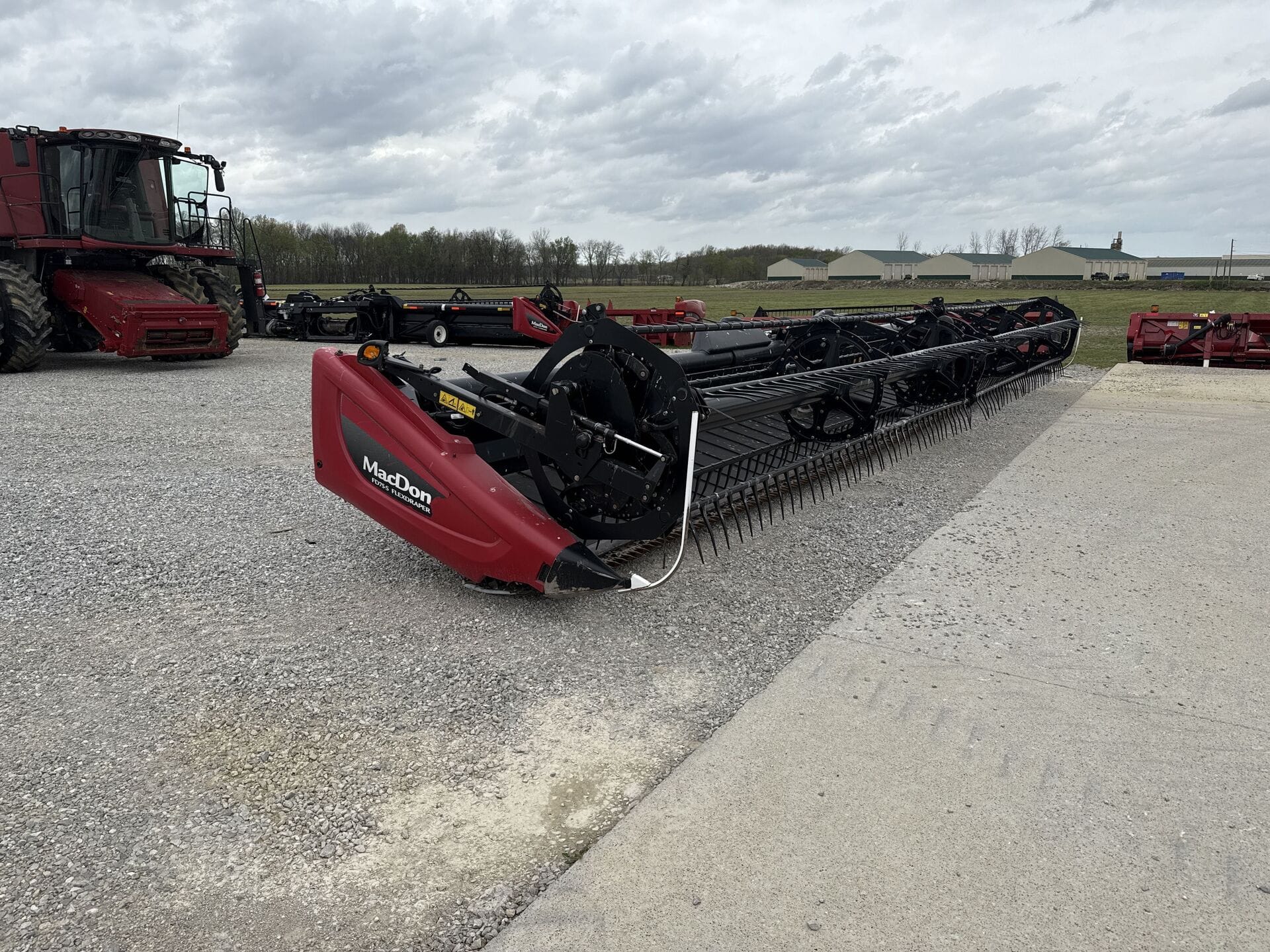 2016 MacDon FD75S Equipment Image0