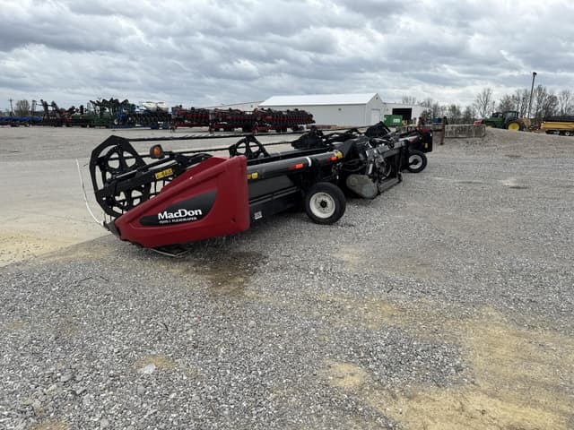 Image of MacDon FD75S equipment image 4