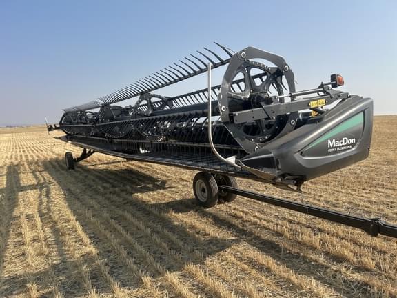 Image of MacDon FD75S equipment image 2