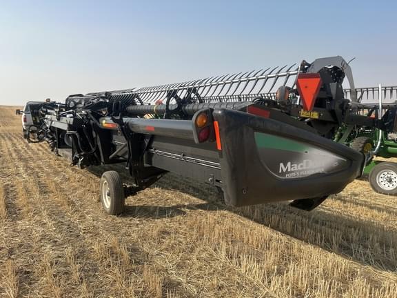 Image of MacDon FD75S equipment image 3