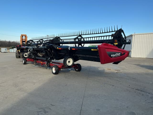 Image of MacDon FD75S equipment image 2