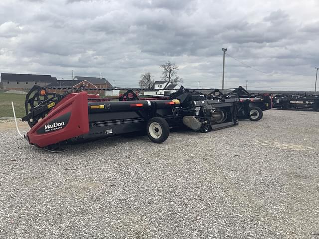 Image of MacDon FD75 equipment image 4