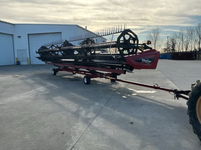 Image of MacDon FD75S equipment image 2