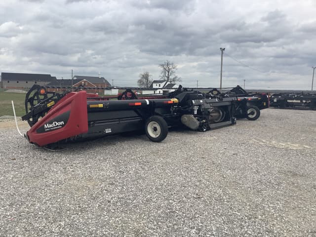 Image of MacDon FD75S equipment image 4