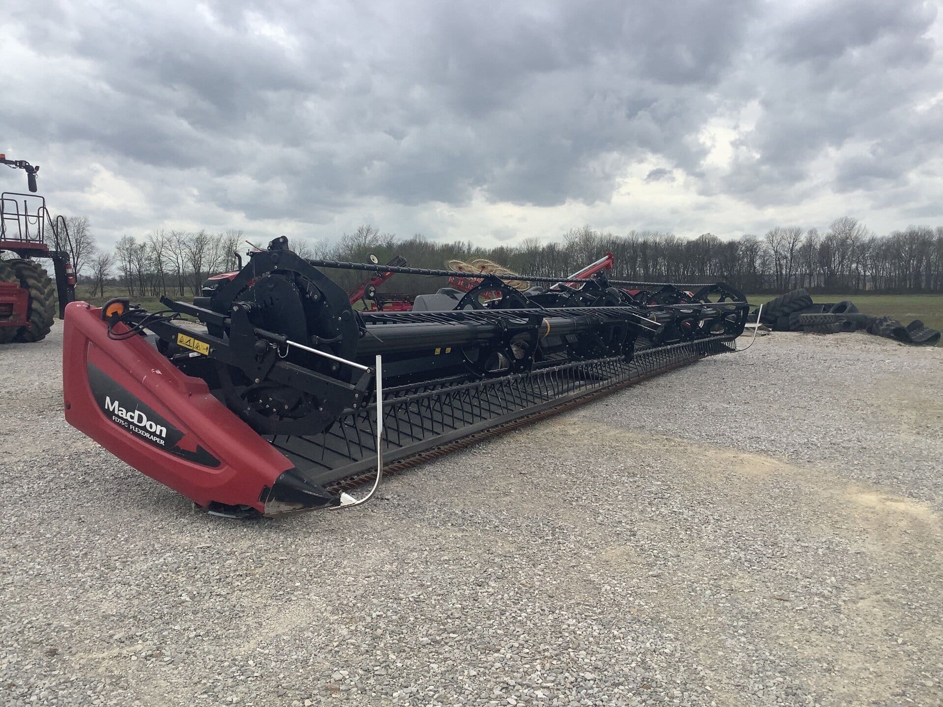 2016 MacDon FD75S Equipment Image0