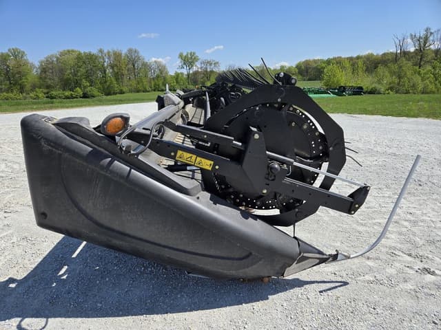 Image of MacDon FD75-45 equipment image 3