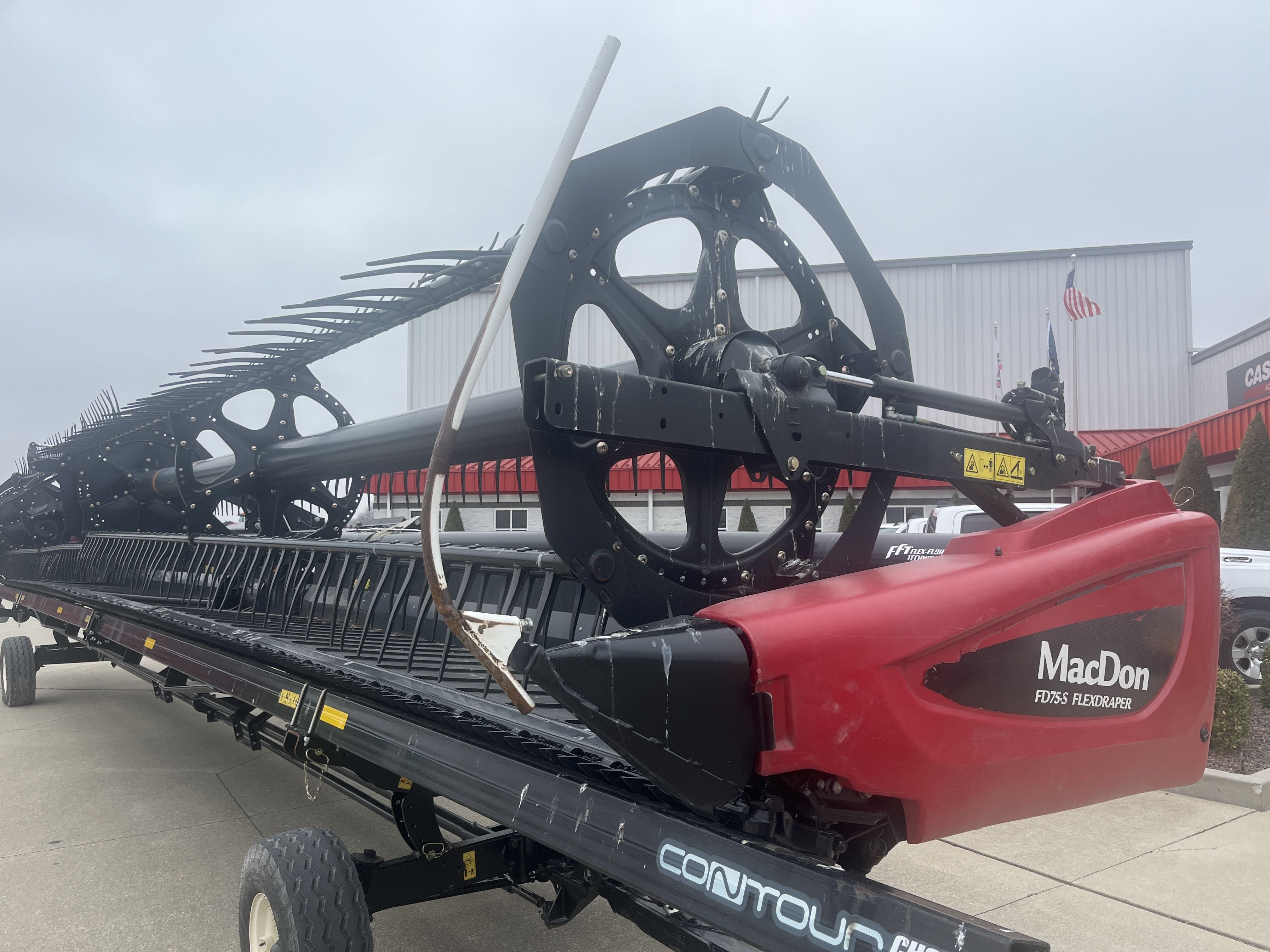 2016 MacDon FD75S Equipment Image0