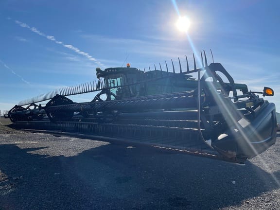 2016 MacDon FD75D Equipment Image0