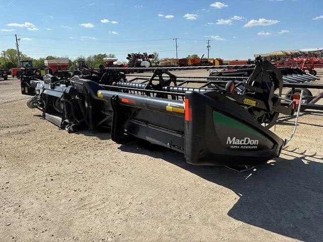 Image of MacDon FD75 equipment image 4