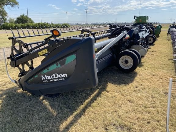 2016 MacDon FD75 Image
