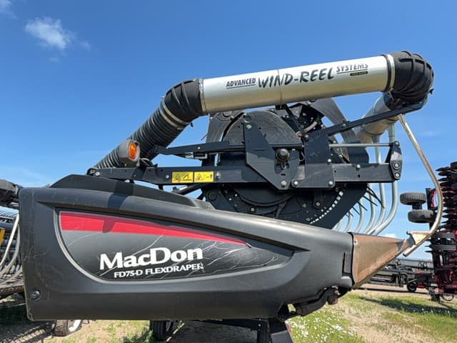 Image of MacDon FD75D equipment image 2