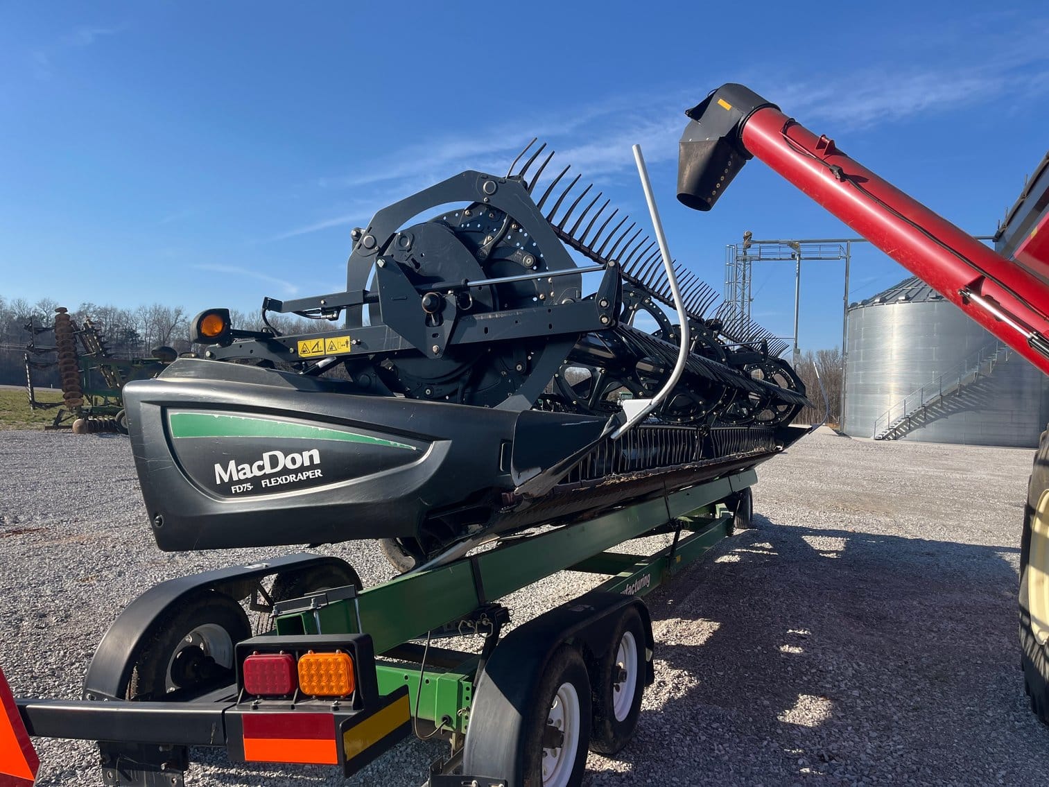 2016 MacDon FD75 Equipment Image0