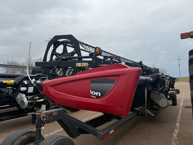 Image of MacDon FD75 equipment image 3