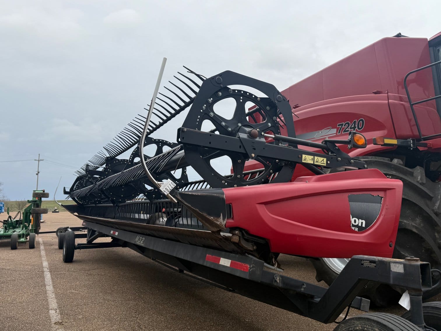 2016 MacDon FD75 Equipment Image0