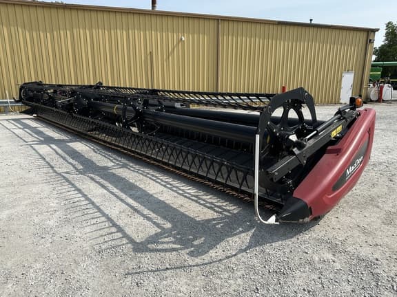 Image of MacDon FD75-S equipment image 2