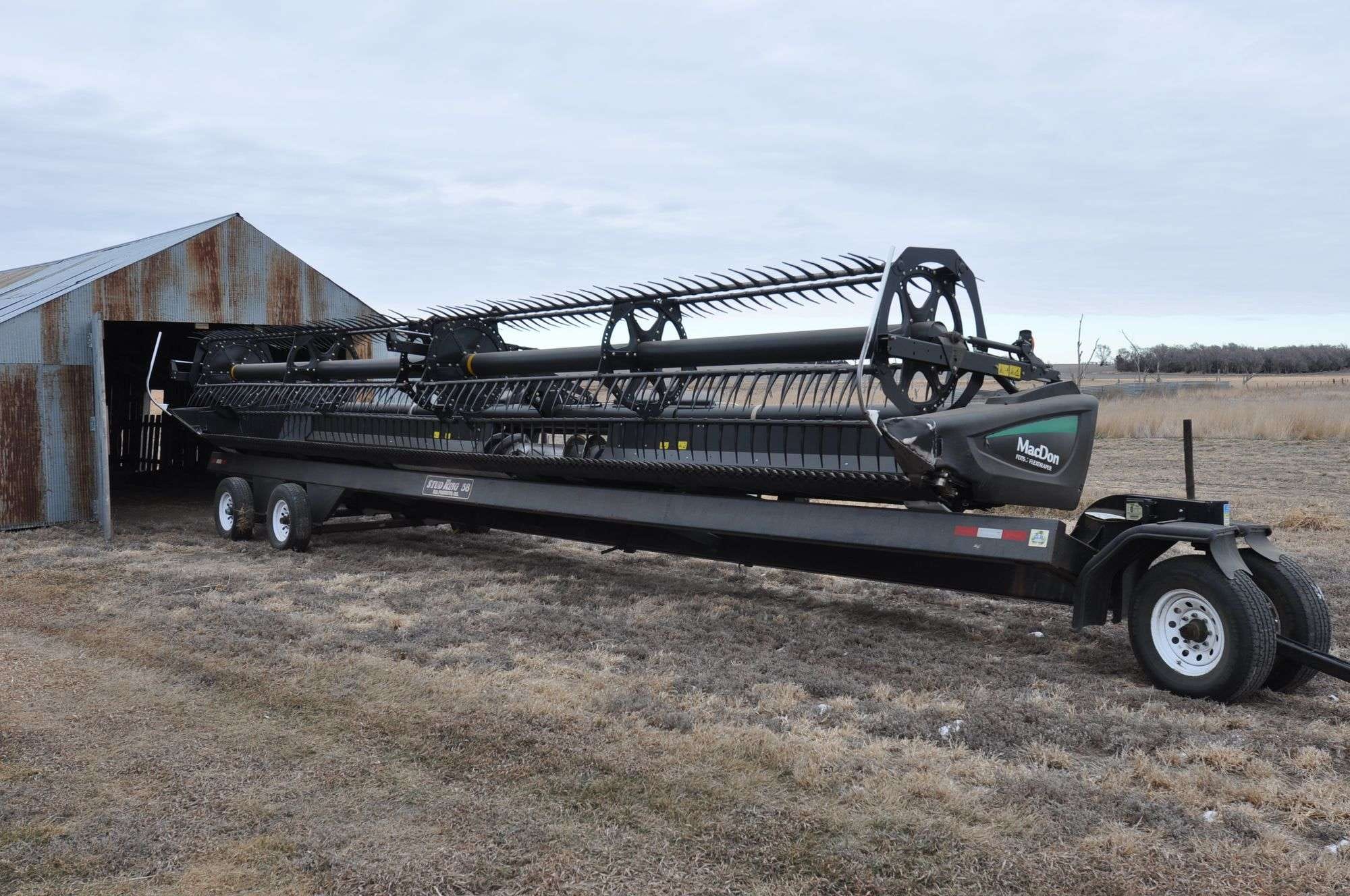 2016 MacDon FD75S Equipment Image0