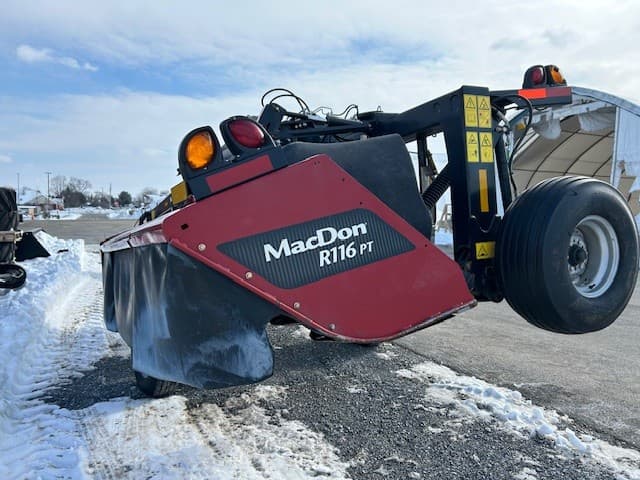 Image of MacDon R116PT equipment image 4