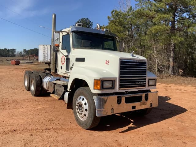 Image of Mack CHU613 equipment image 2