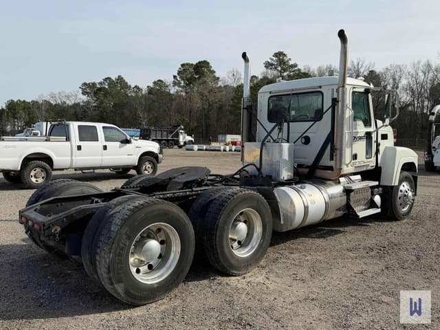 Image of Mack CHU613 equipment image 3