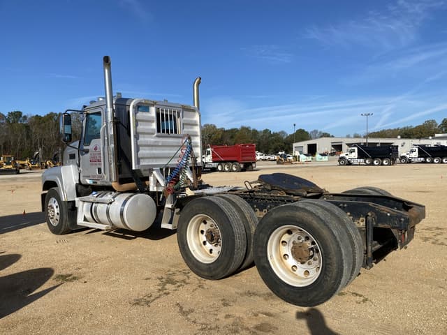 Image of Mack CHU613 equipment image 1