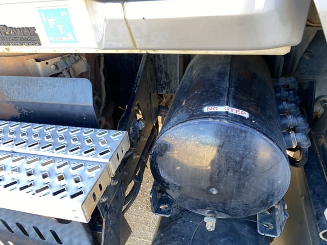 Image of Mack CHU613 equipment image 4