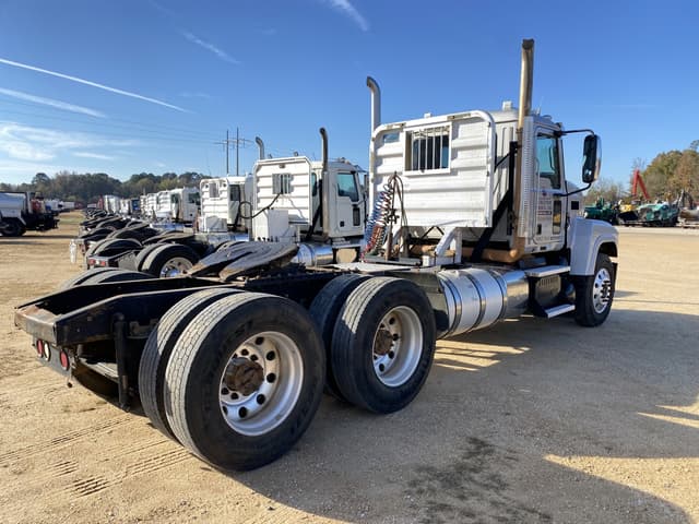 Image of Mack CHU613 equipment image 2