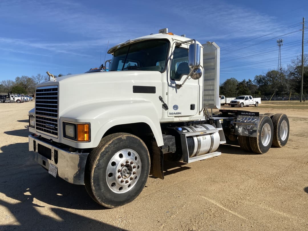 Image of Mack CHU613 Primary image