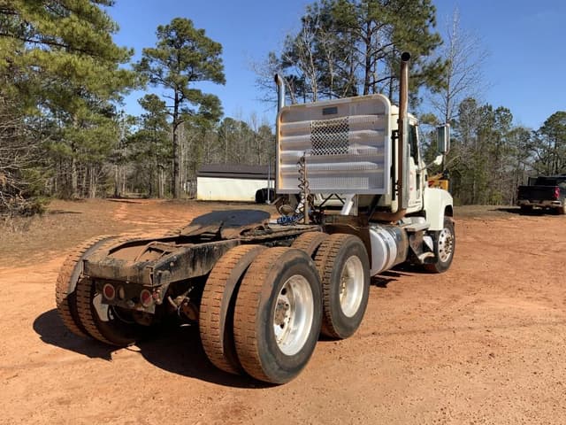 Image of Mack CHU613 equipment image 4